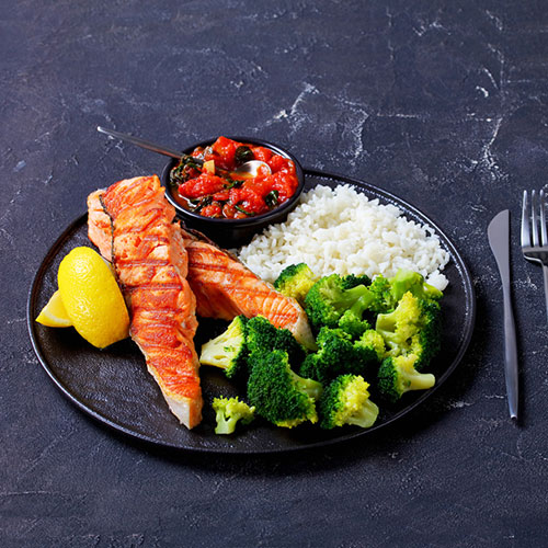 salmon-con-brocoli-y-arroz
