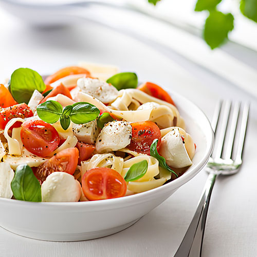 tallarines-caprese-con-pechuga-de-pavita